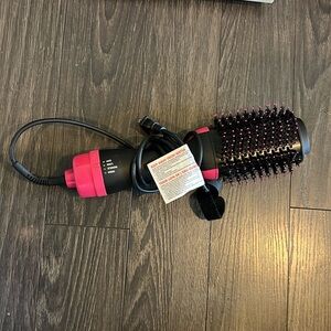 Hair dryer round brush